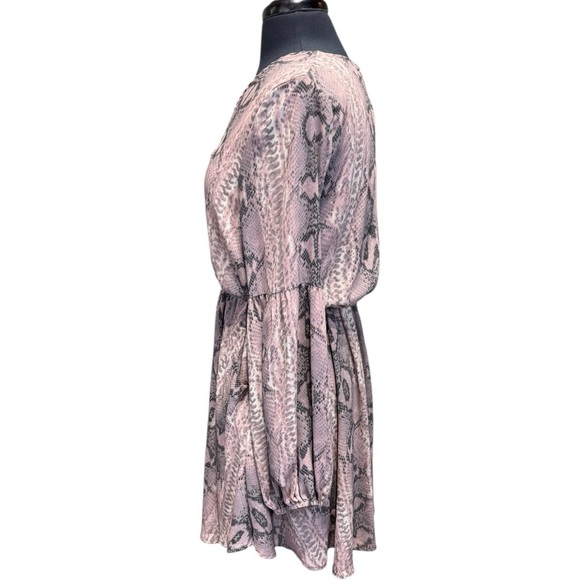 Caramela Dusty Lavender Snakeskin Print Long Sleeve Mini Dress Size Large - Picture 2 of 8